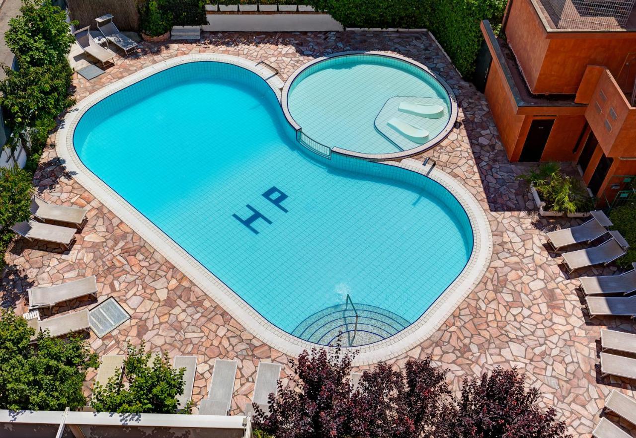 Hotel Piccadilly Lido di Jesolo Exterior photo