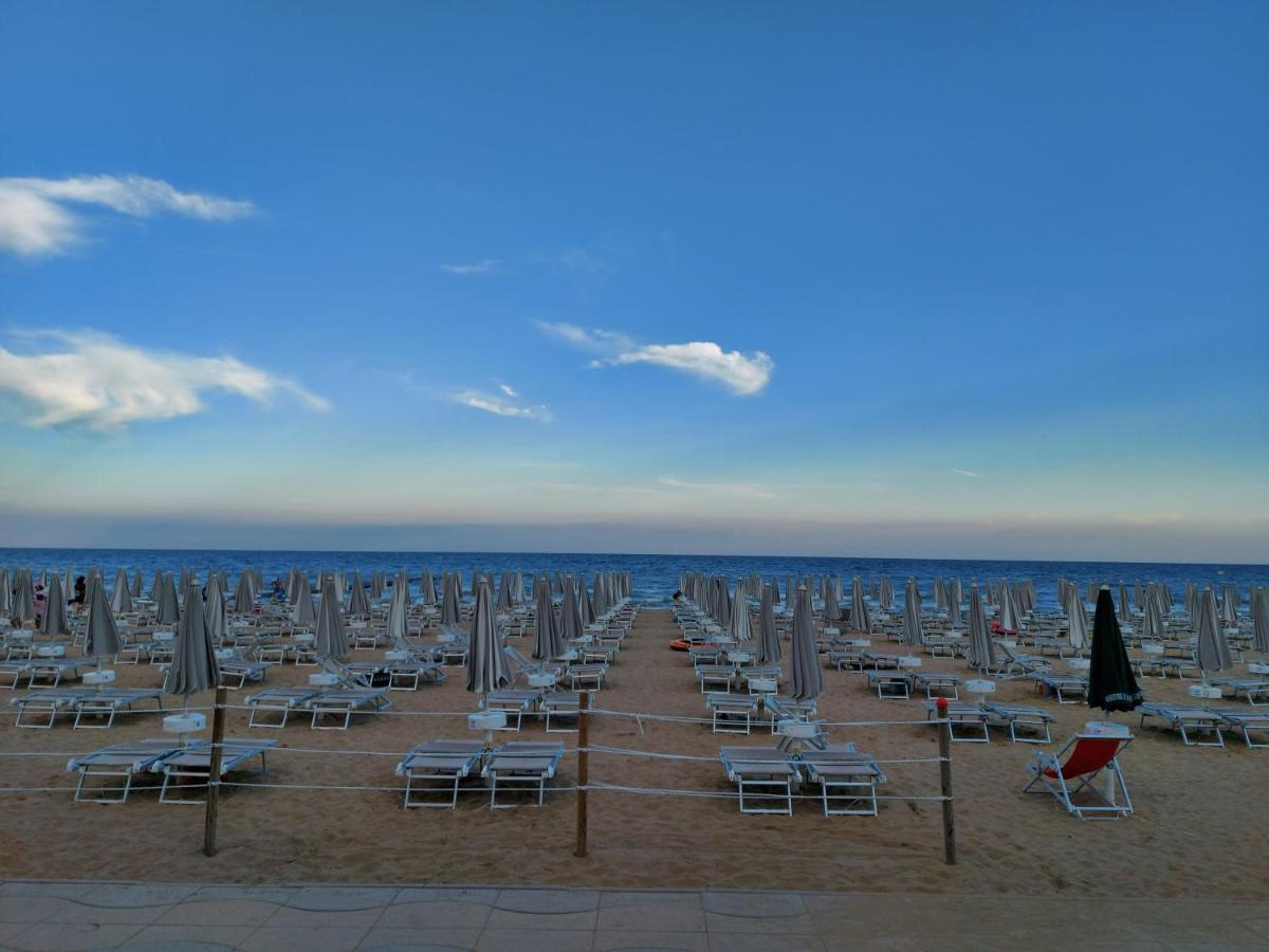 Hotel Piccadilly Lido di Jesolo Exterior photo