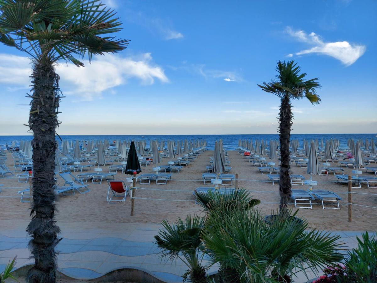 Hotel Piccadilly Lido di Jesolo Exterior photo