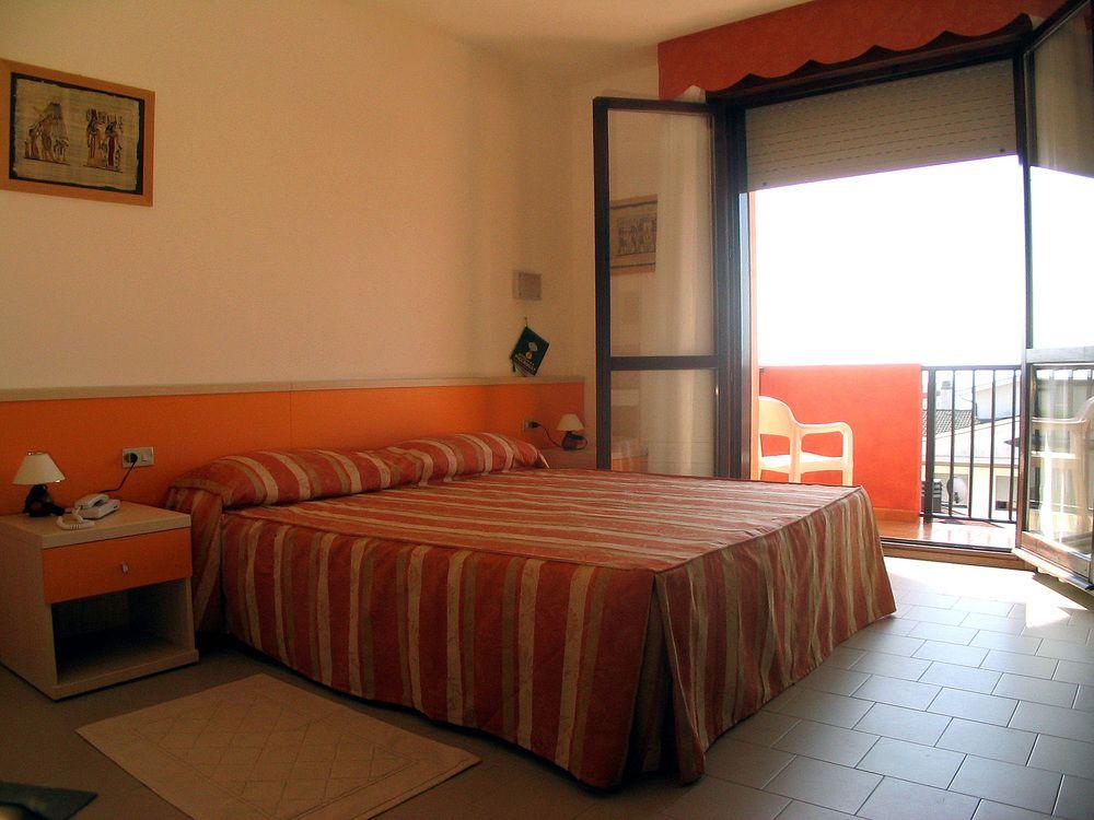 Hotel Piccadilly Lido di Jesolo Exterior photo