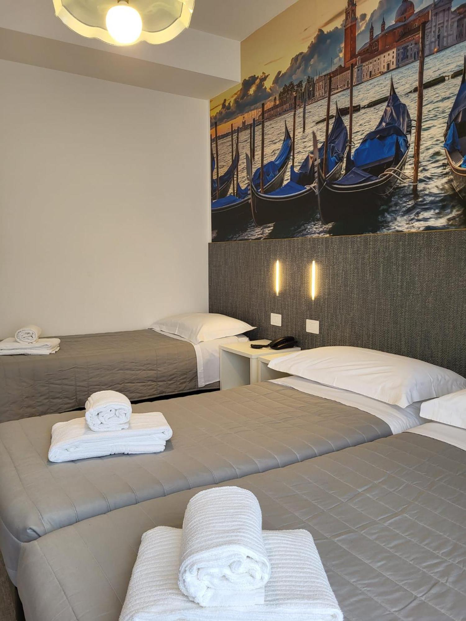 Hotel Piccadilly Lido di Jesolo Exterior photo